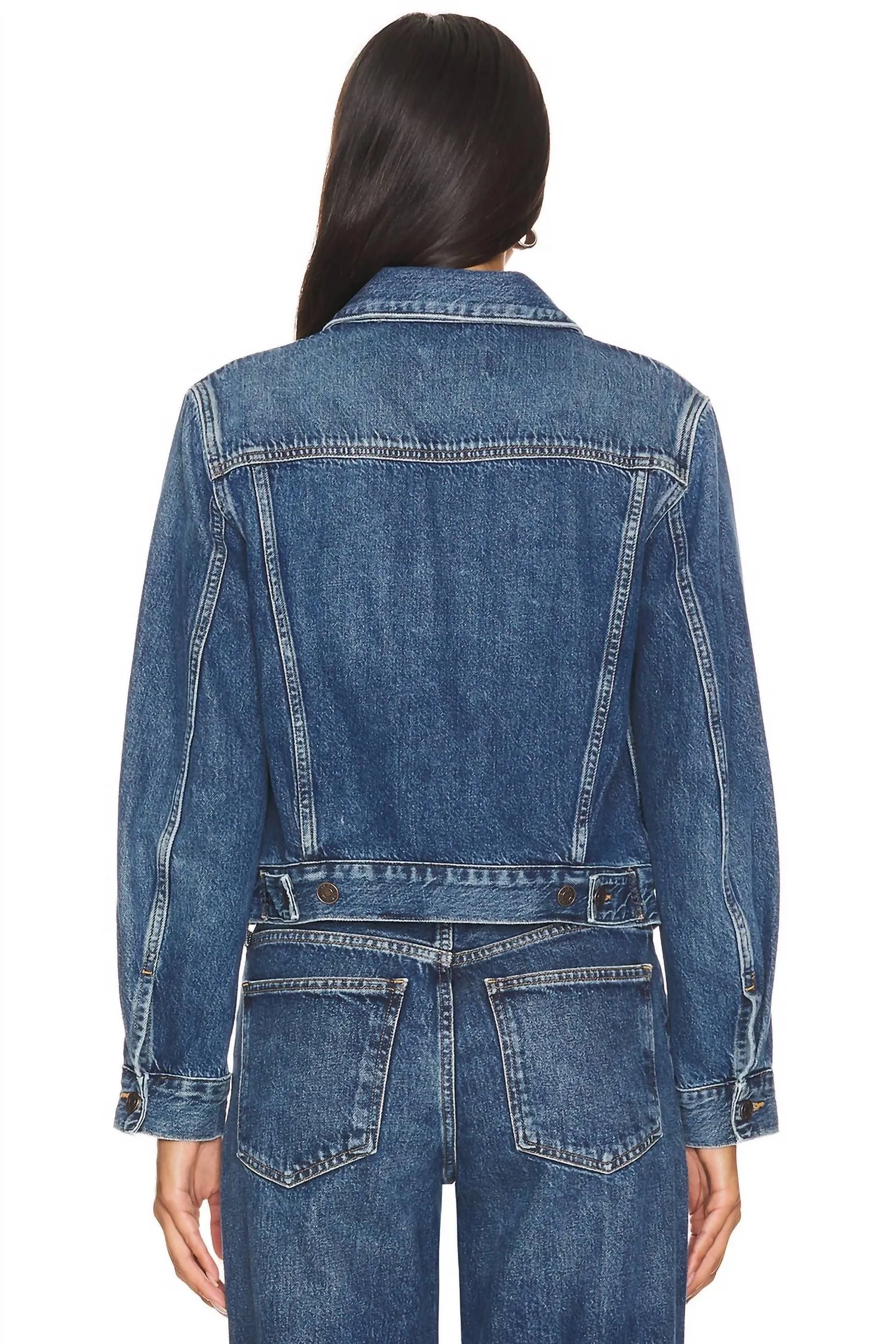 90er-Jeansjacke unter Kontrolle