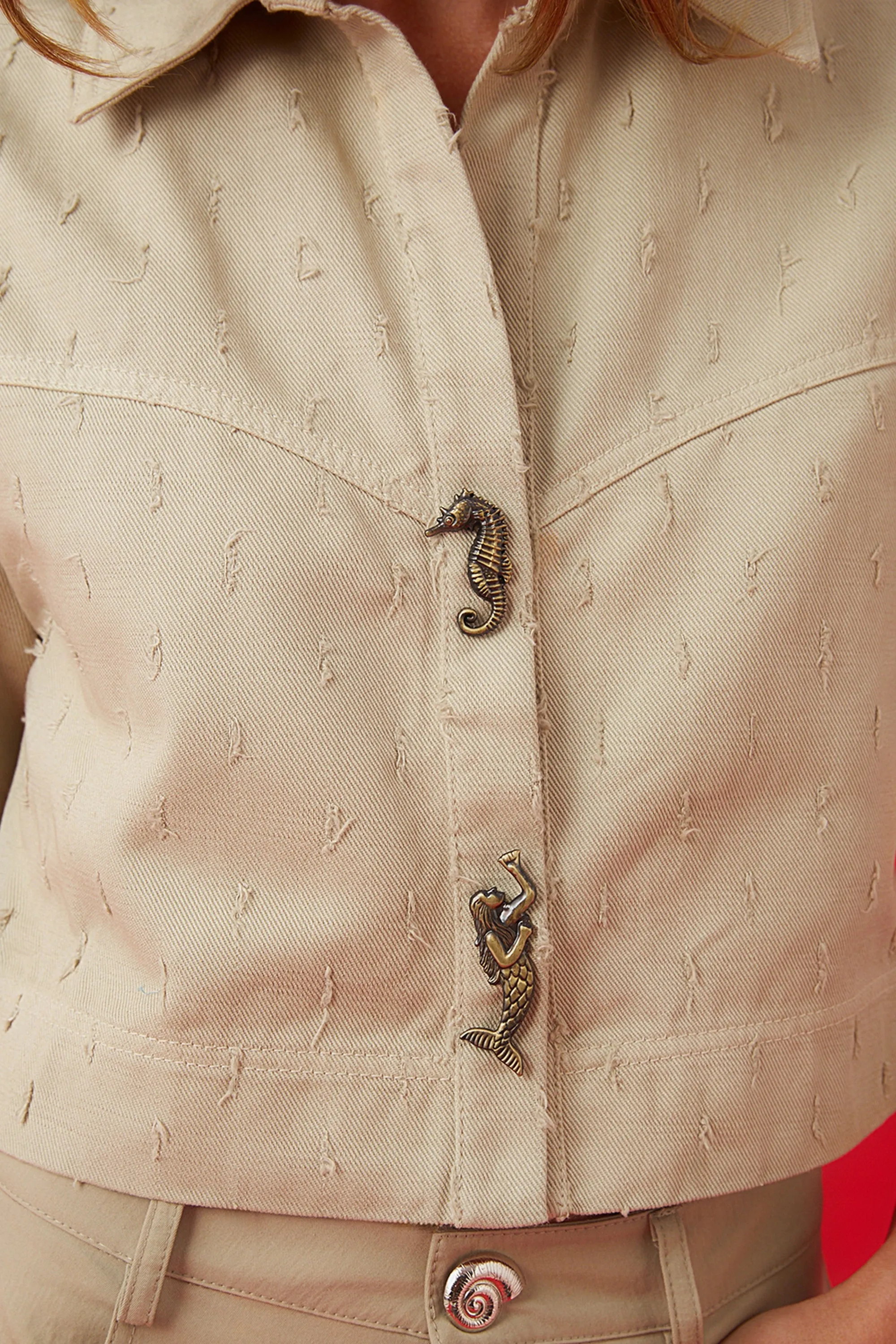 Accessoire-Designte Denimjacke