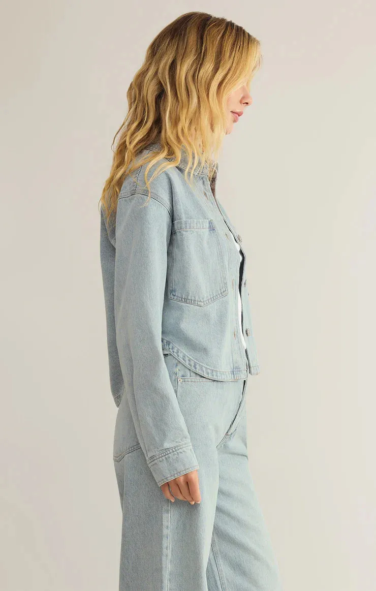 Denim-Jacke im Cropped-Style für den ganzen Tag