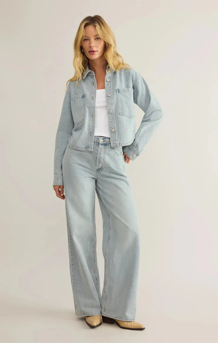 Denim-Jacke im Cropped-Style für den ganzen Tag
