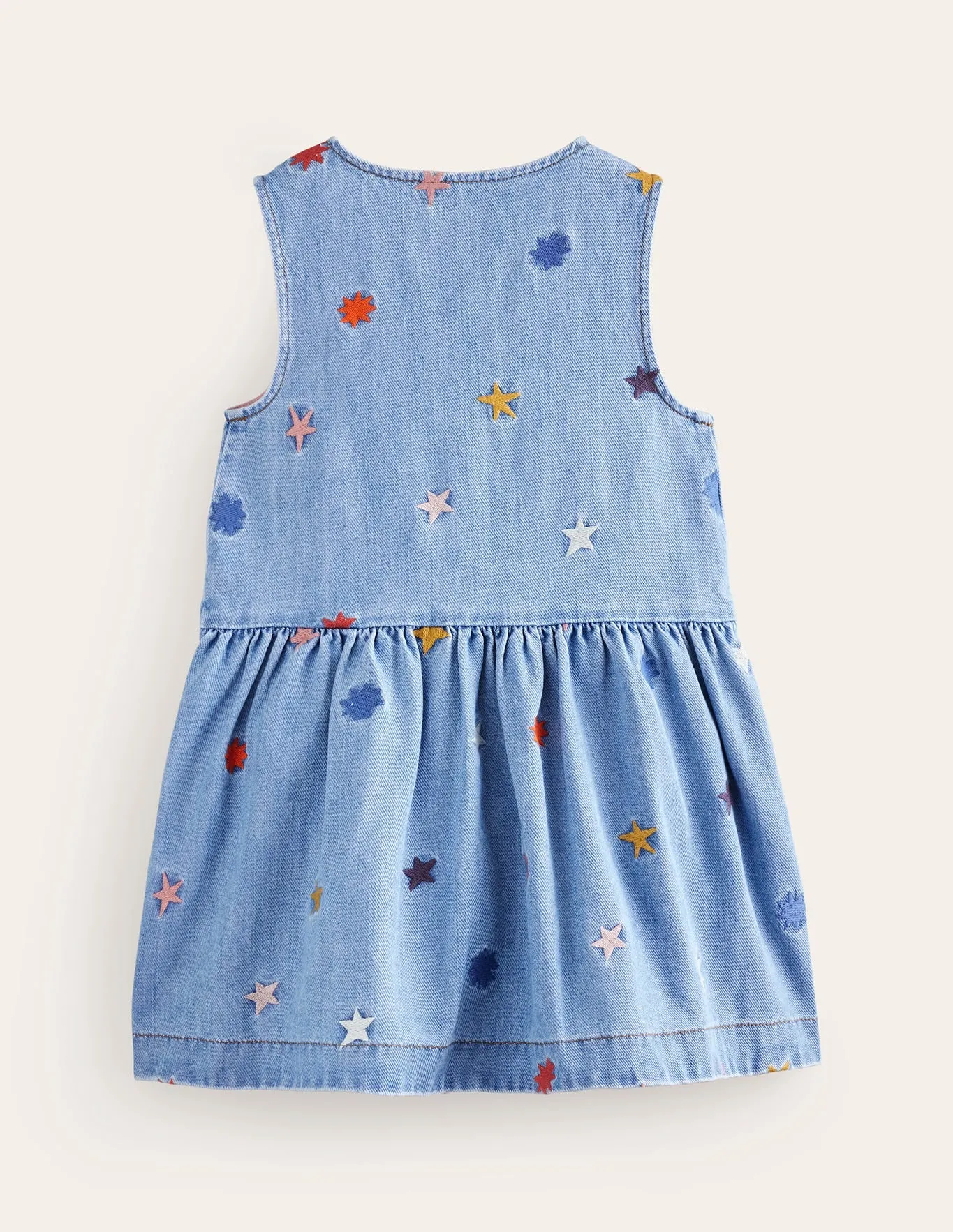 Knopf-Pinafore-Kleid – Mehrfarbige Sternstickerei