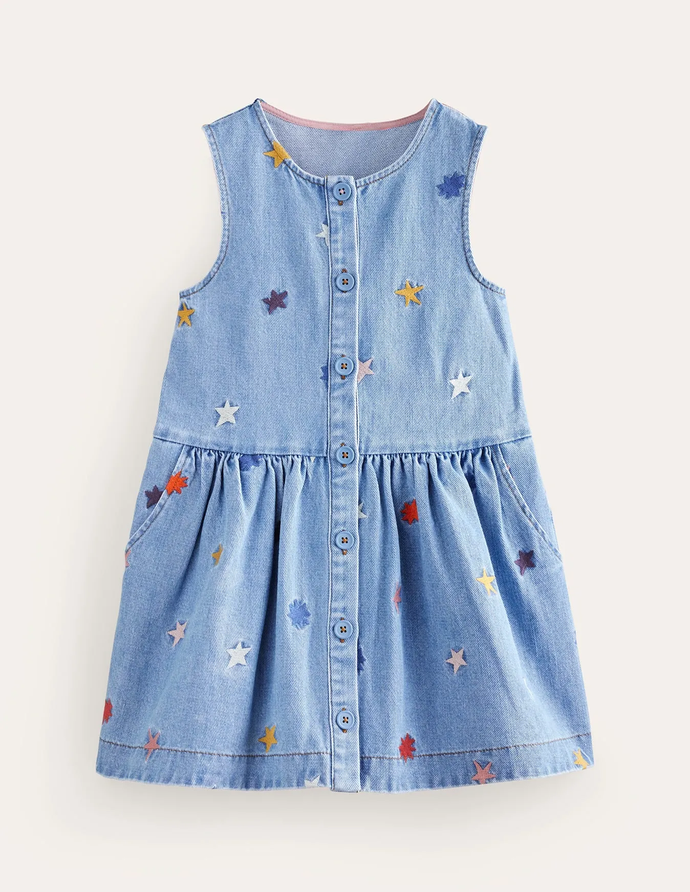 Knopf-Pinafore-Kleid – Mehrfarbige Sternstickerei