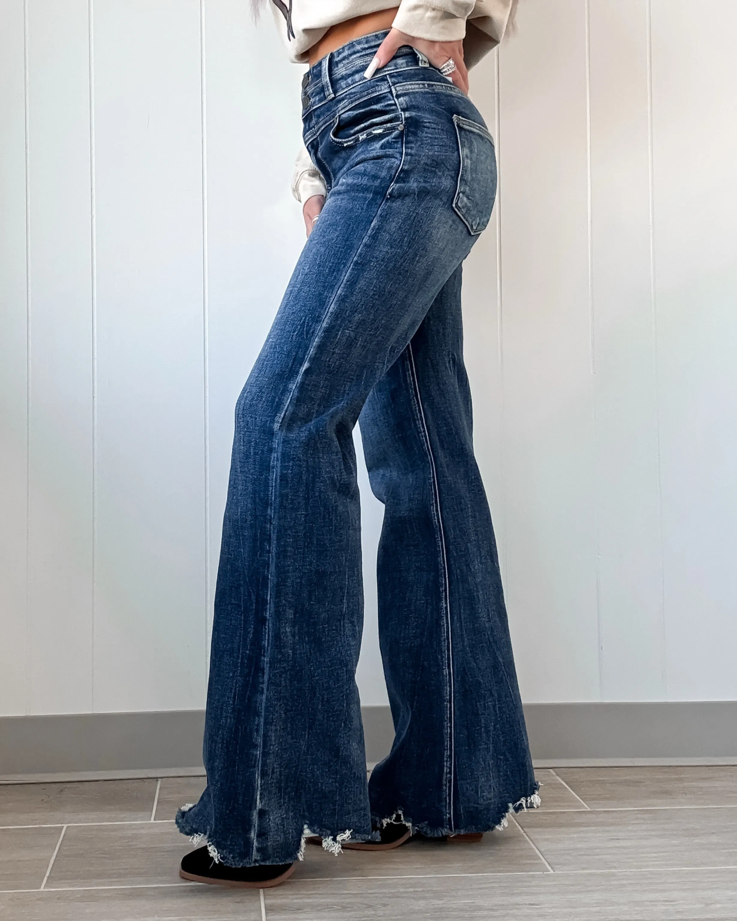 Dakota High-Rise Flare Jeans - Dunkler Waschung