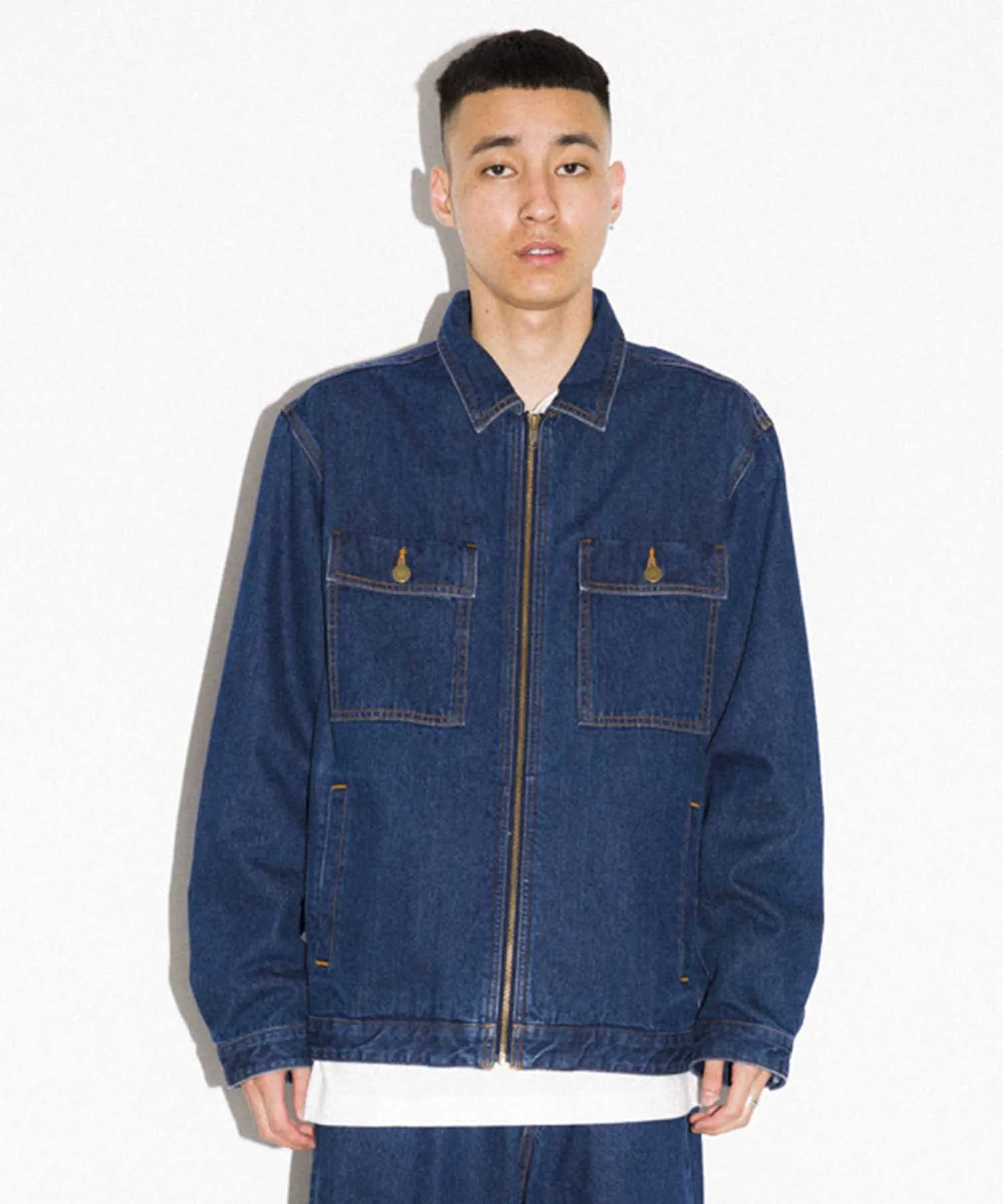 BESTICKTE DENIM-JACKE MIT REIßVERSCHLUSS