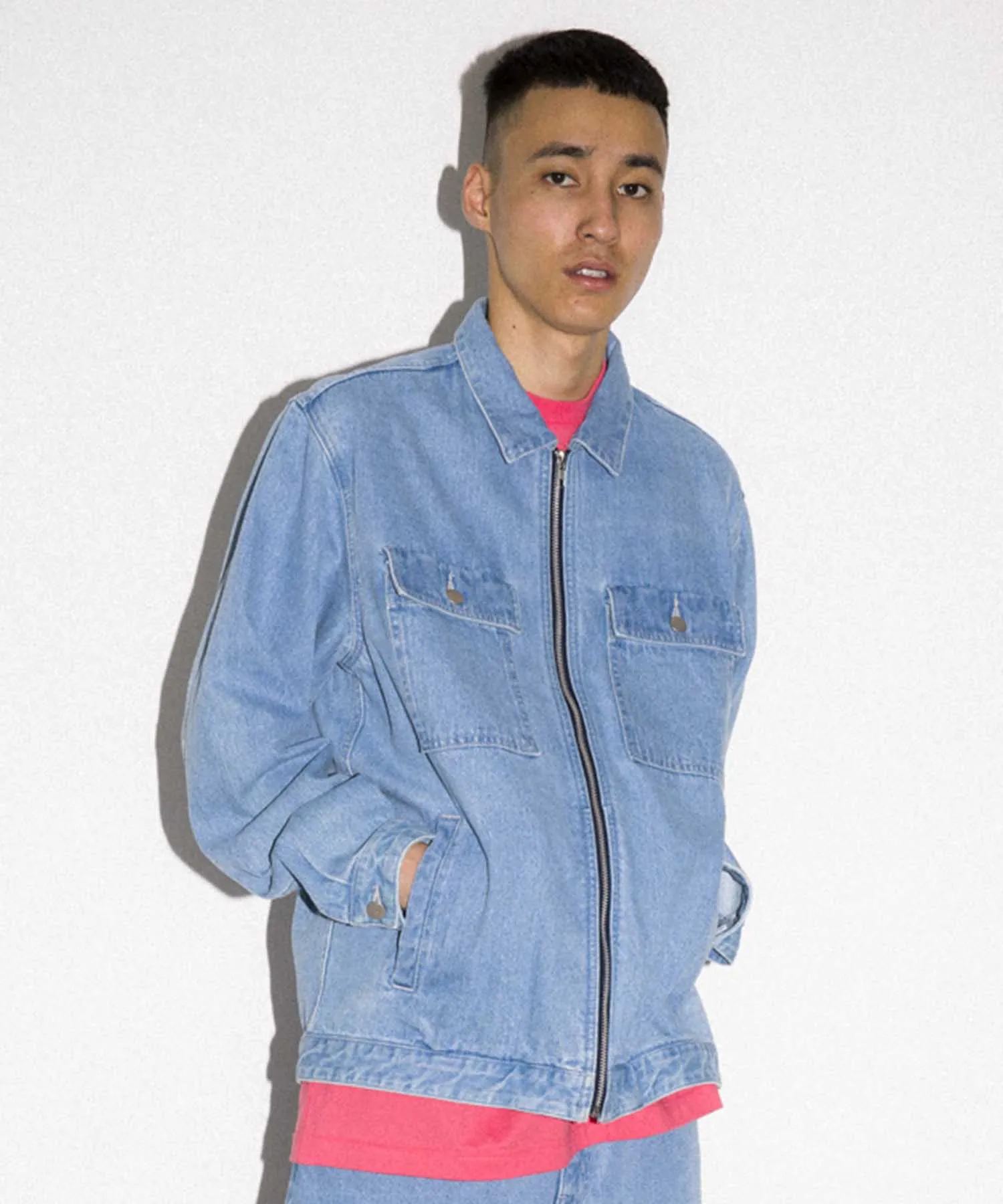 BESTICKTE DENIM-JACKE MIT REIßVERSCHLUSS