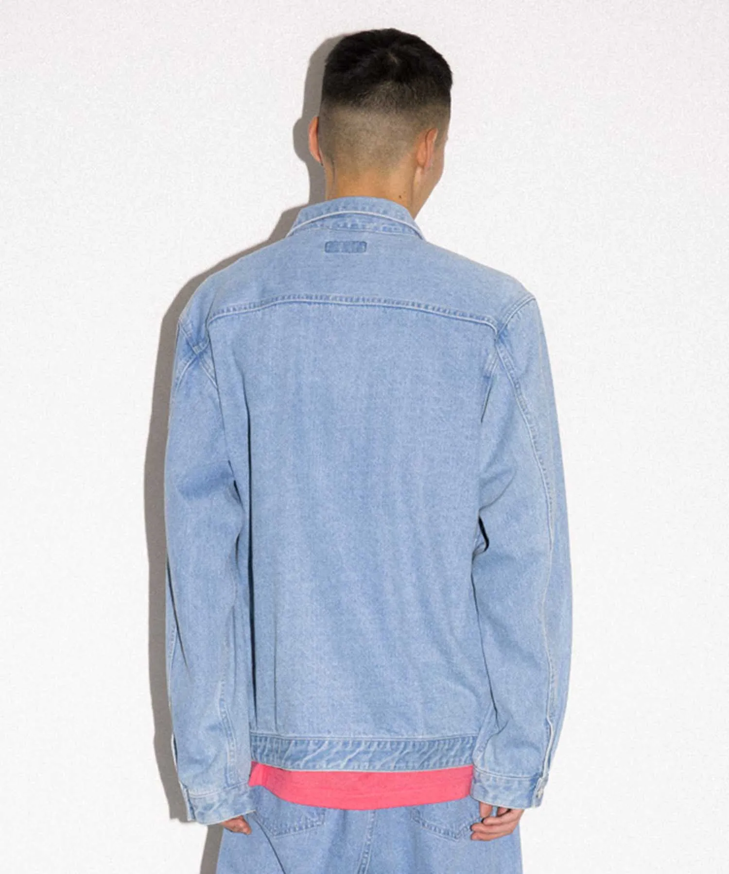 BESTICKTE DENIM-JACKE MIT REIßVERSCHLUSS