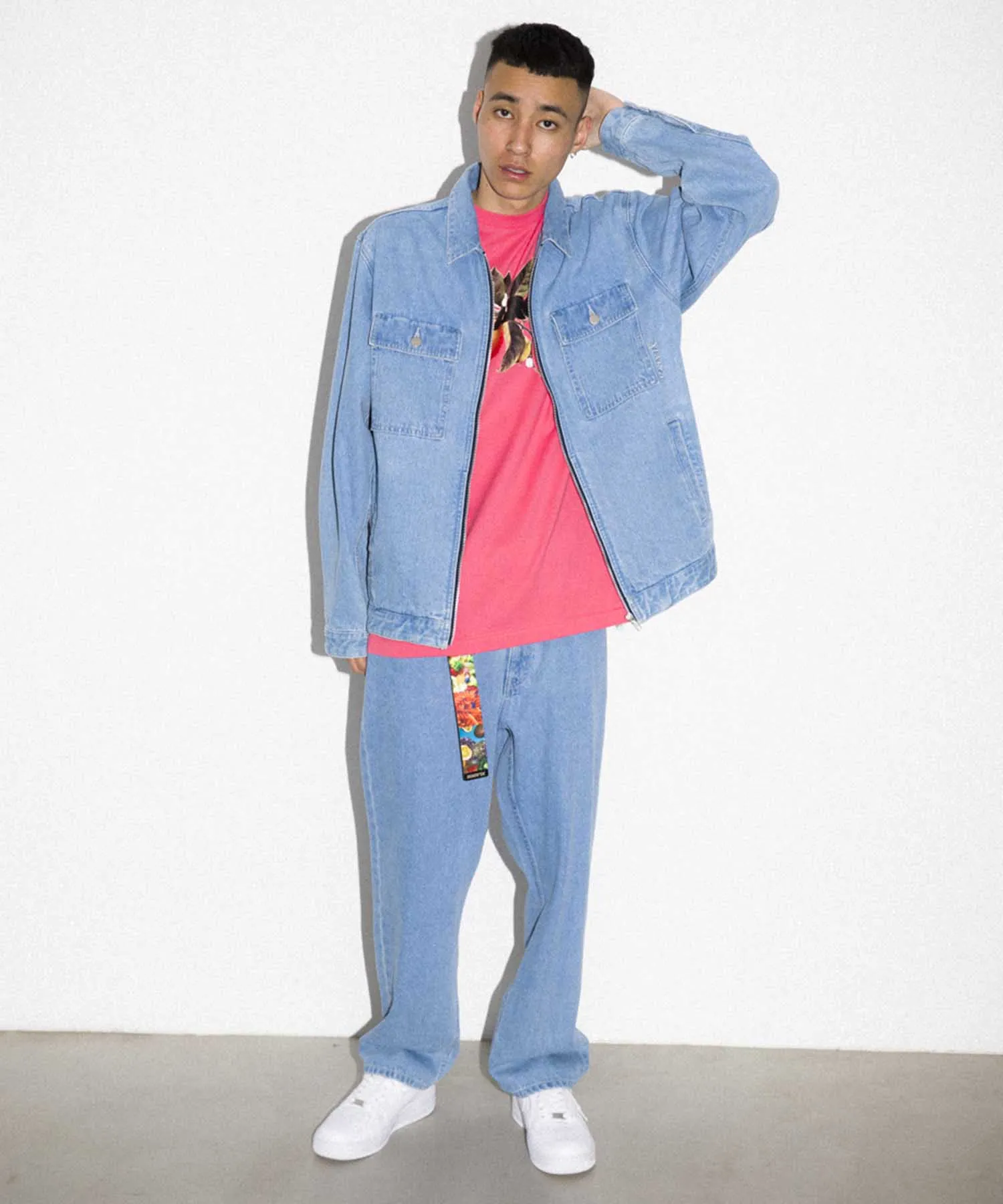BESTICKTE DENIM-JACKE MIT REIßVERSCHLUSS