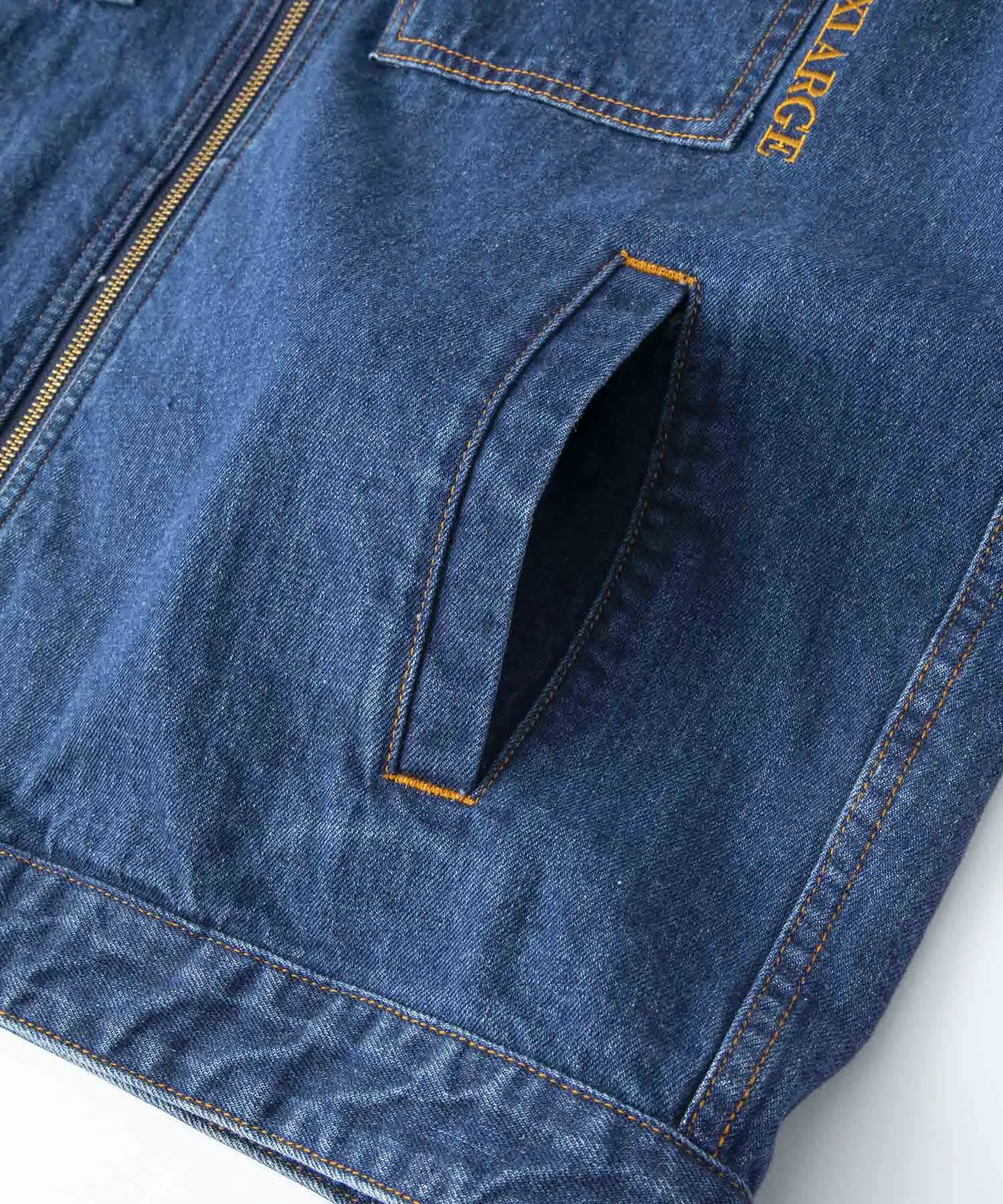 BESTICKTE DENIM-JACKE MIT REIßVERSCHLUSS