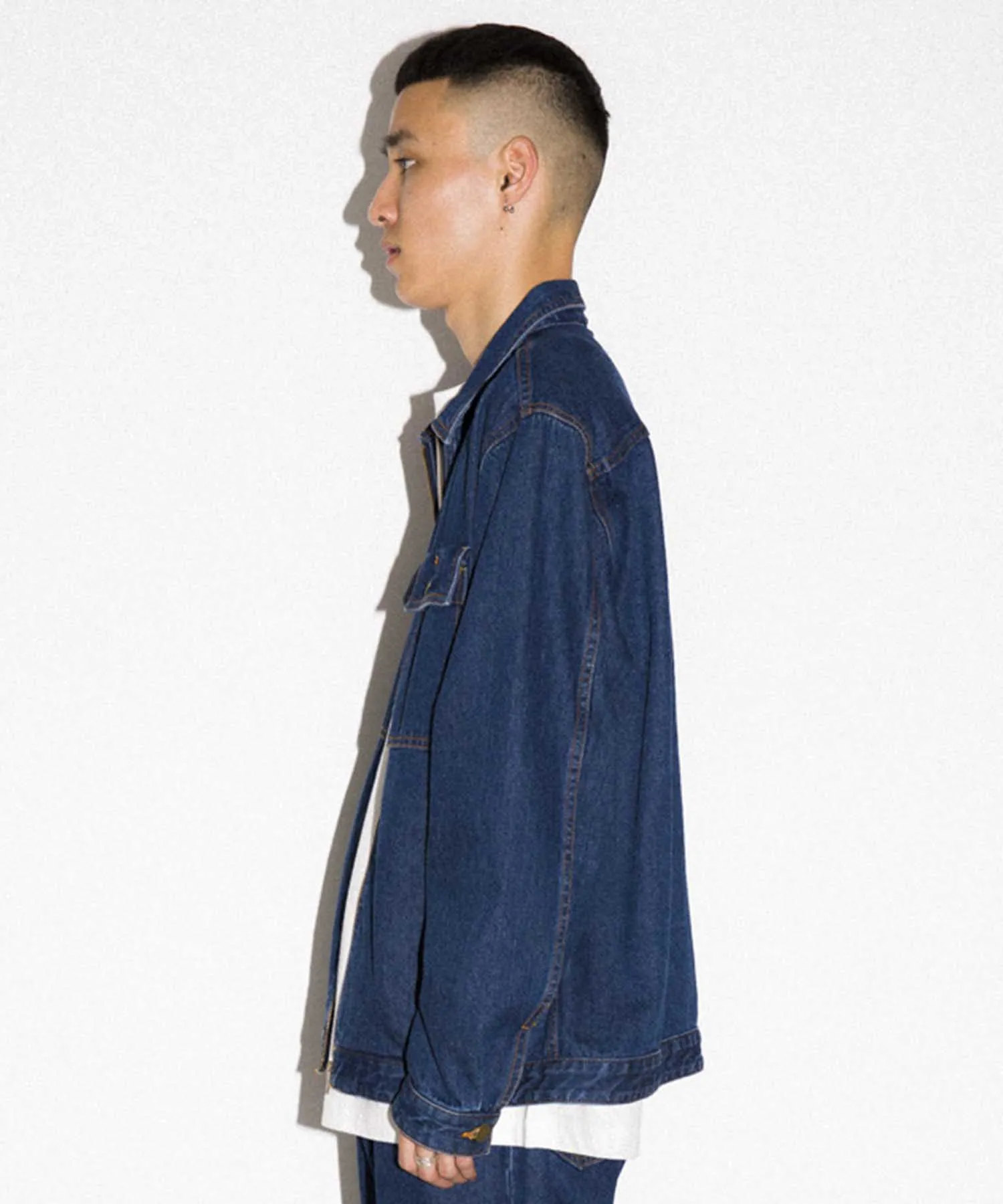 BESTICKTE DENIM-JACKE MIT REIßVERSCHLUSS