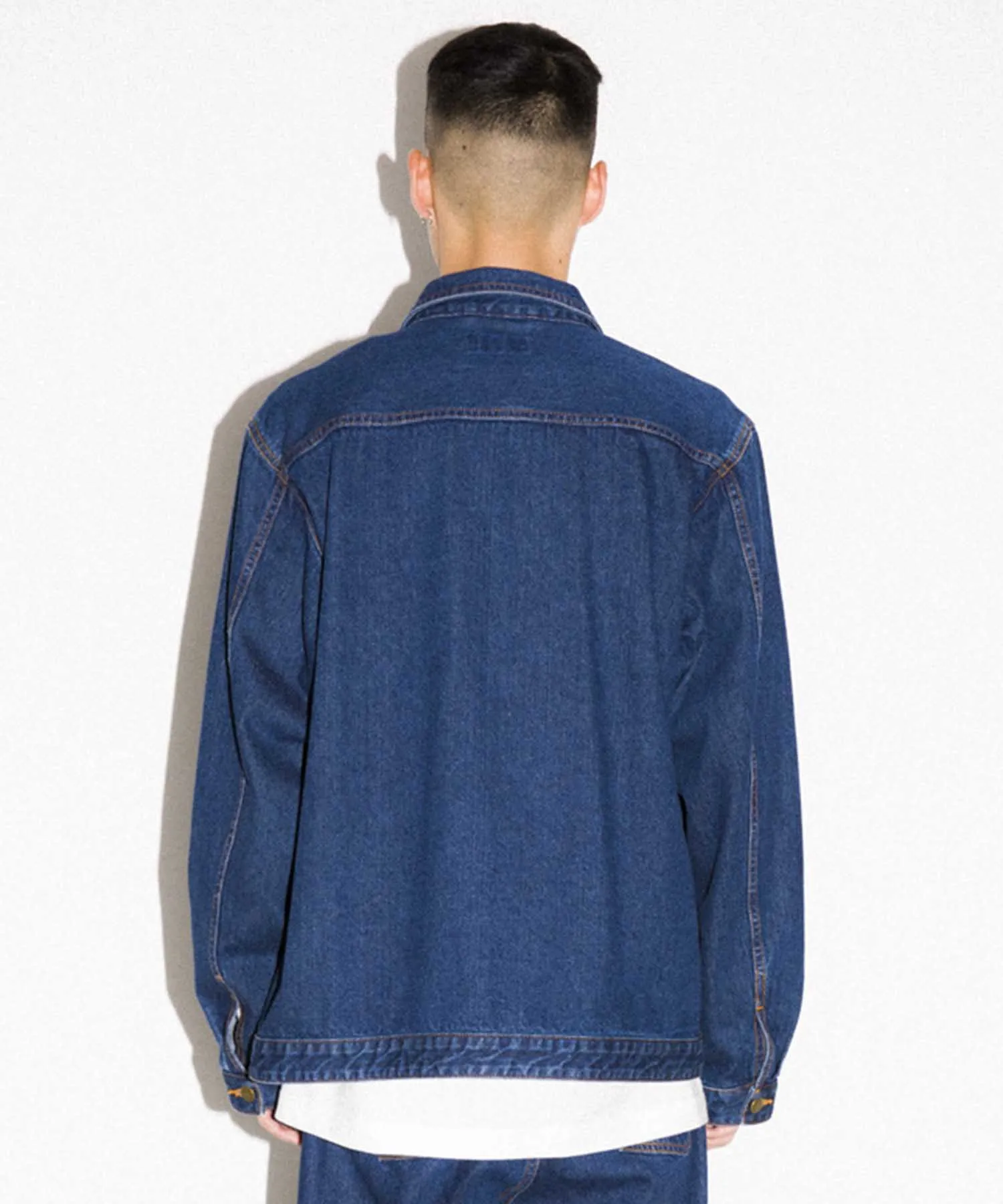 BESTICKTE DENIM-JACKE MIT REIßVERSCHLUSS