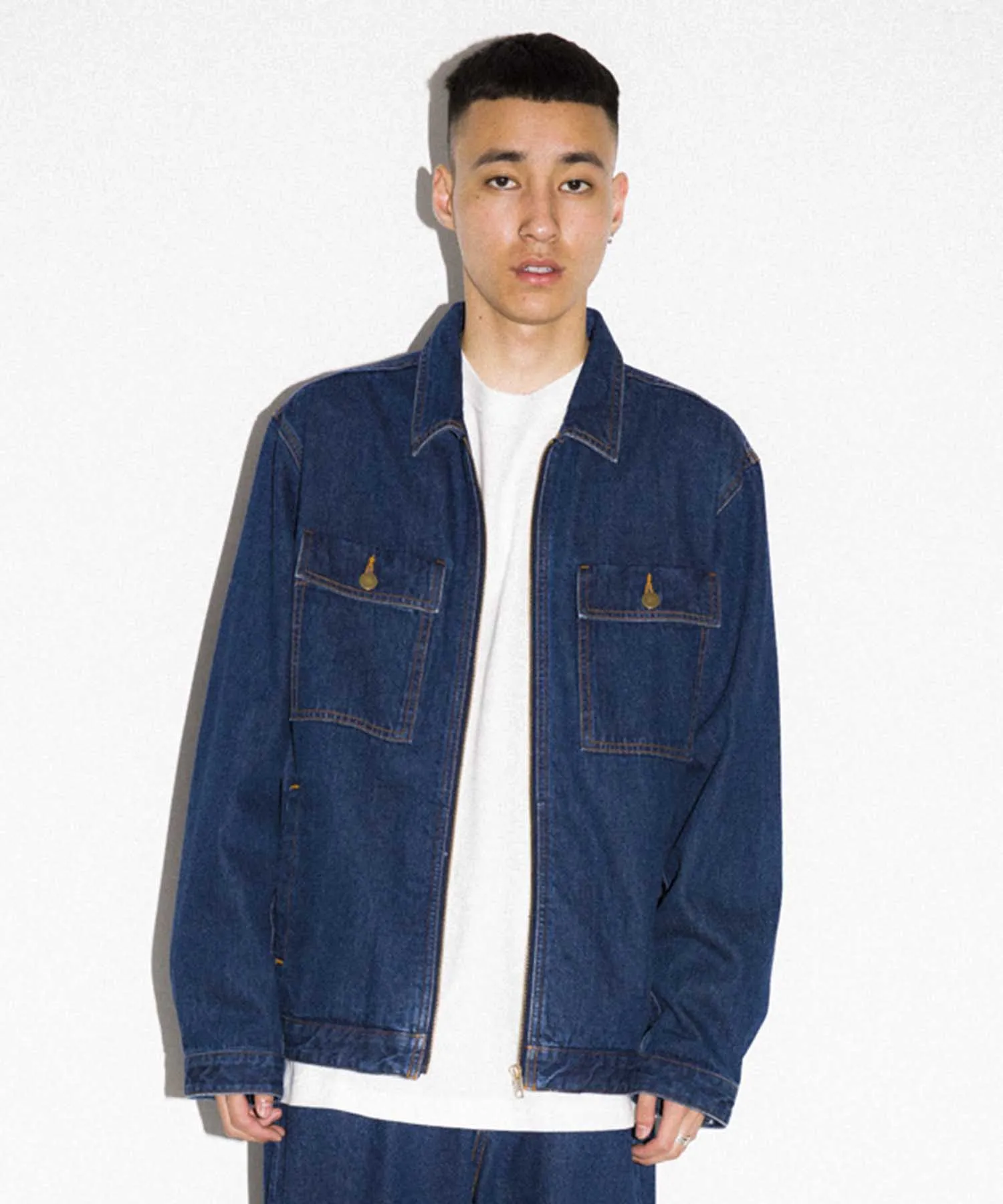 BESTICKTE DENIM-JACKE MIT REIßVERSCHLUSS