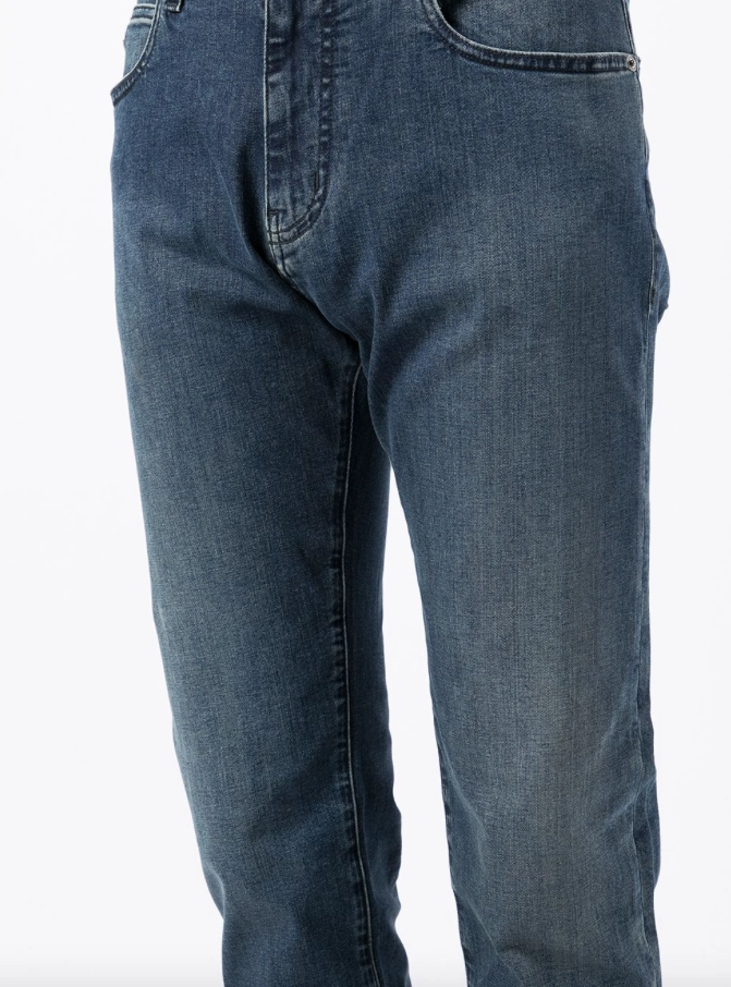 Emporio Armani J45 Jeans in Regular Fit aus komfortablem Twill-Denim