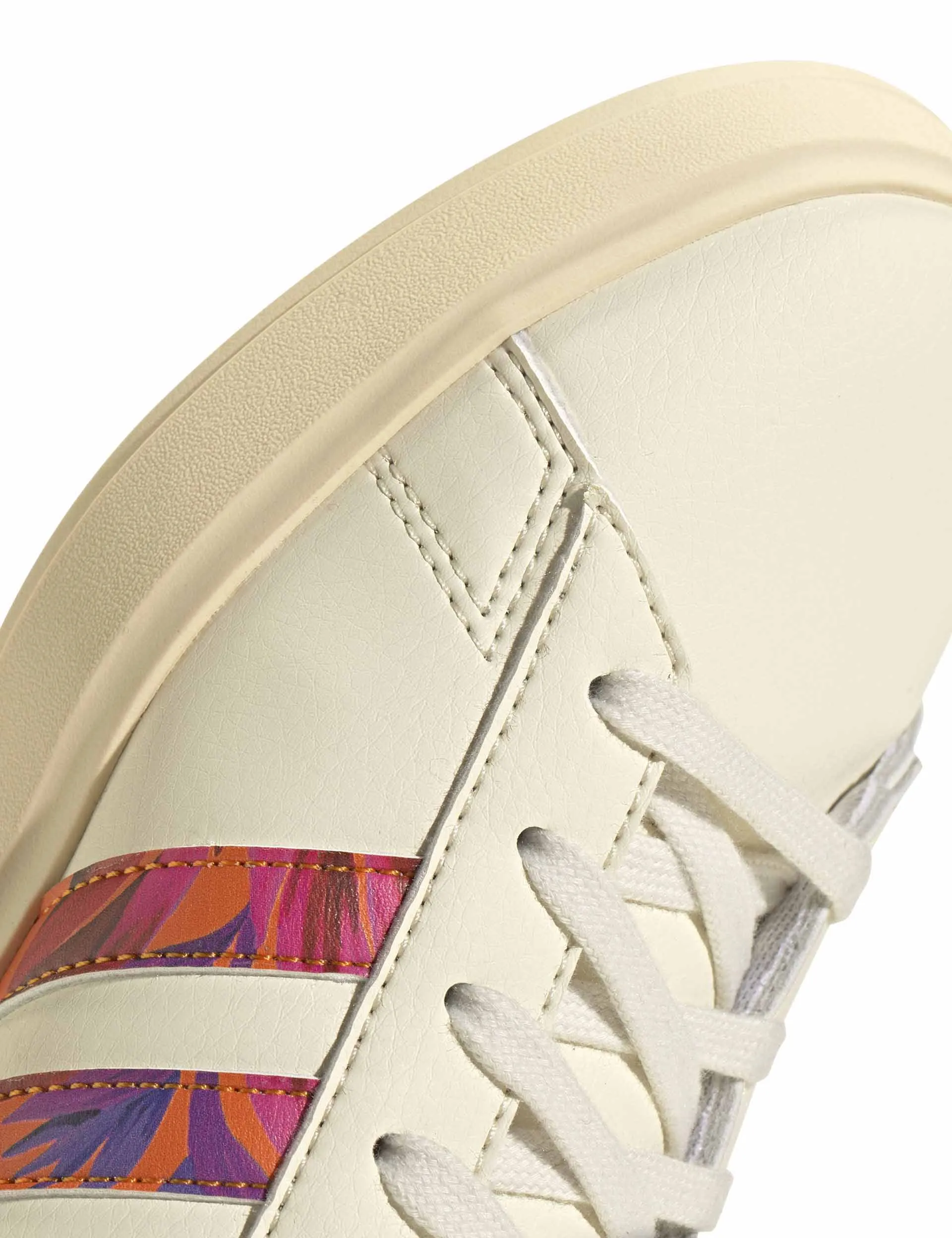 Grand Court 2.0 Schuhe - Creme Weiß/Warmes Vanille/Gold Metallic