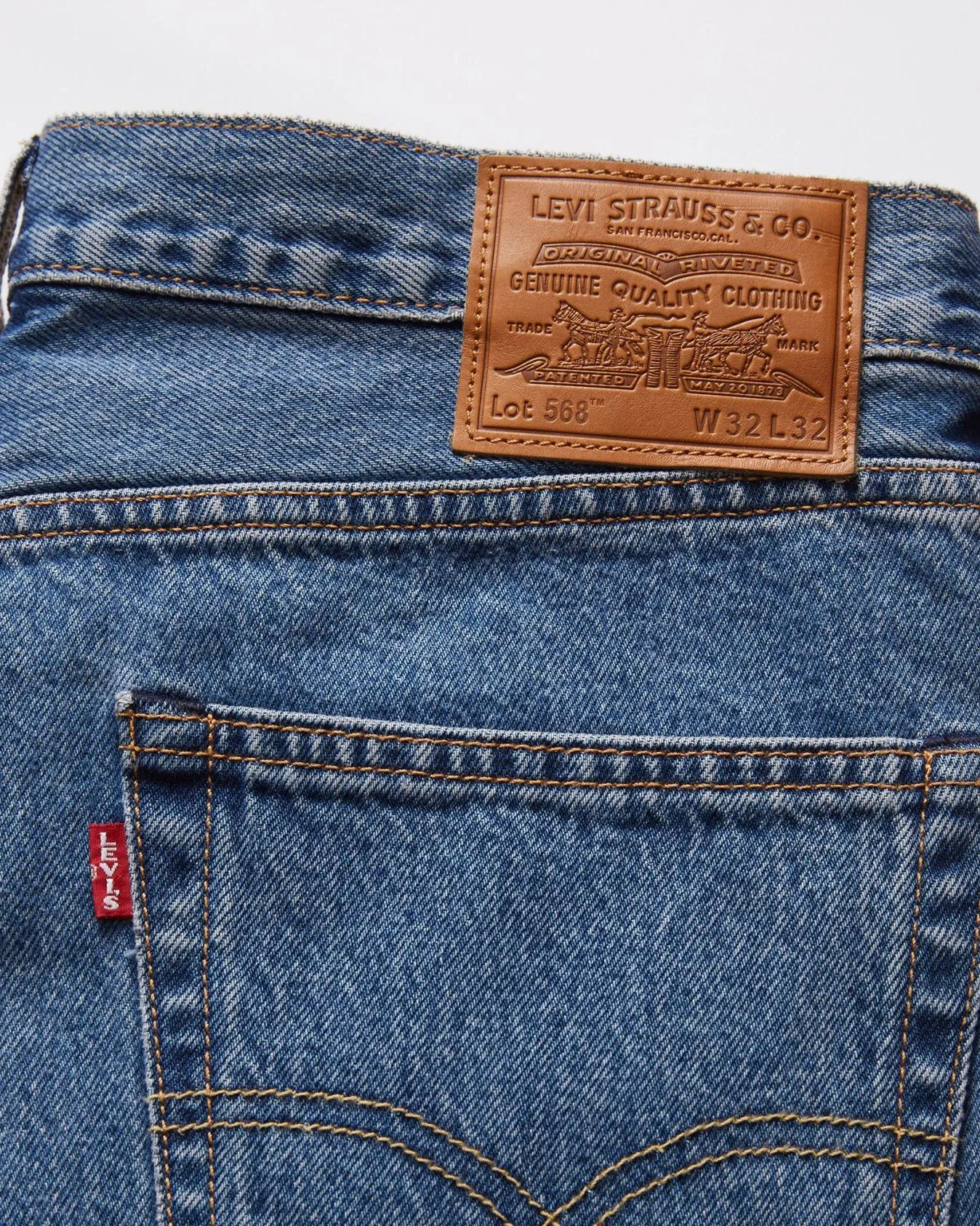 Levi's® 568 Locker sitzende Herrenjeans - Blaue Essentials
