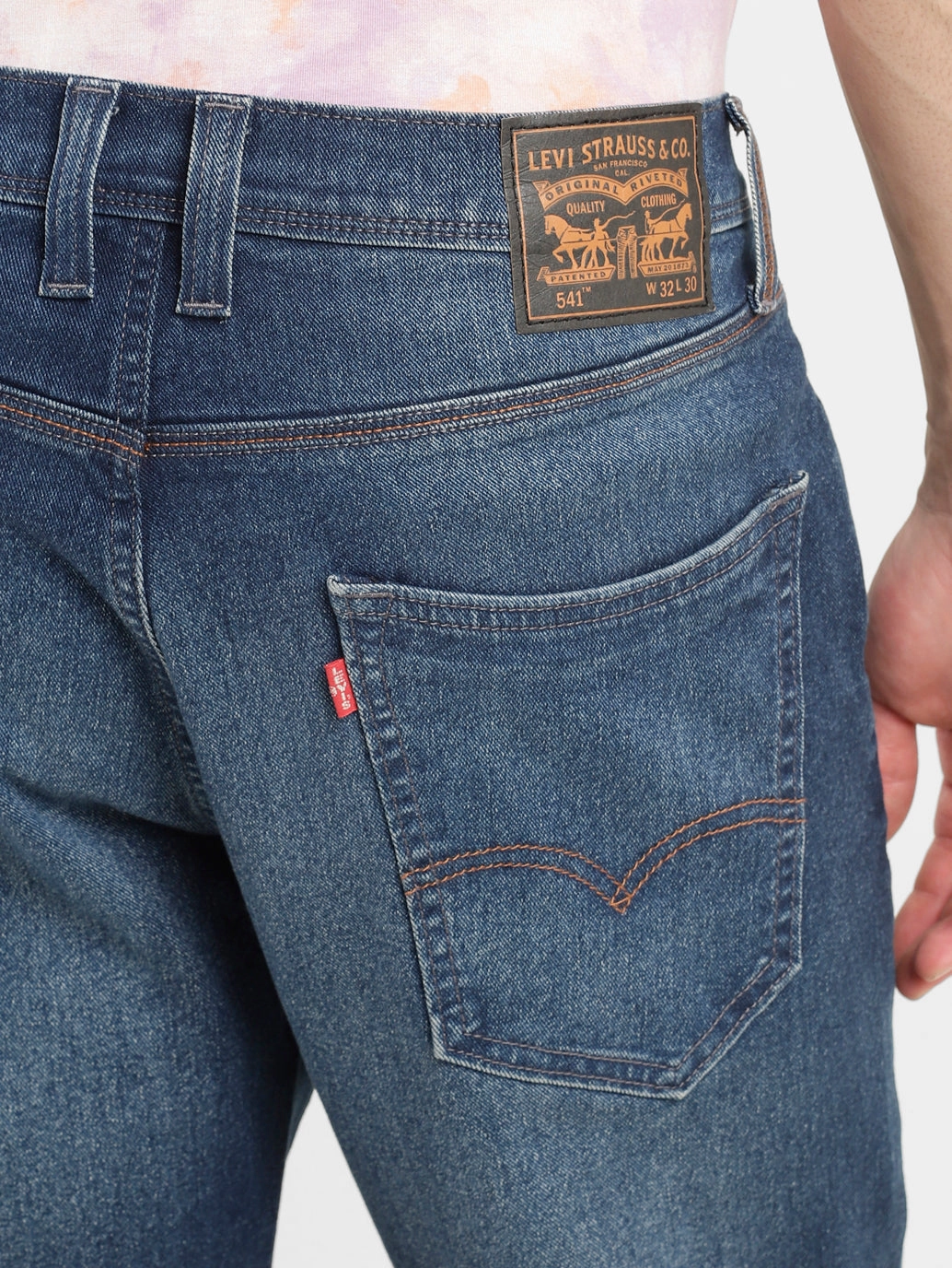 Herren 541 Blaue Jeans mit Tapered Fit und mittlerer Taillenhöhe