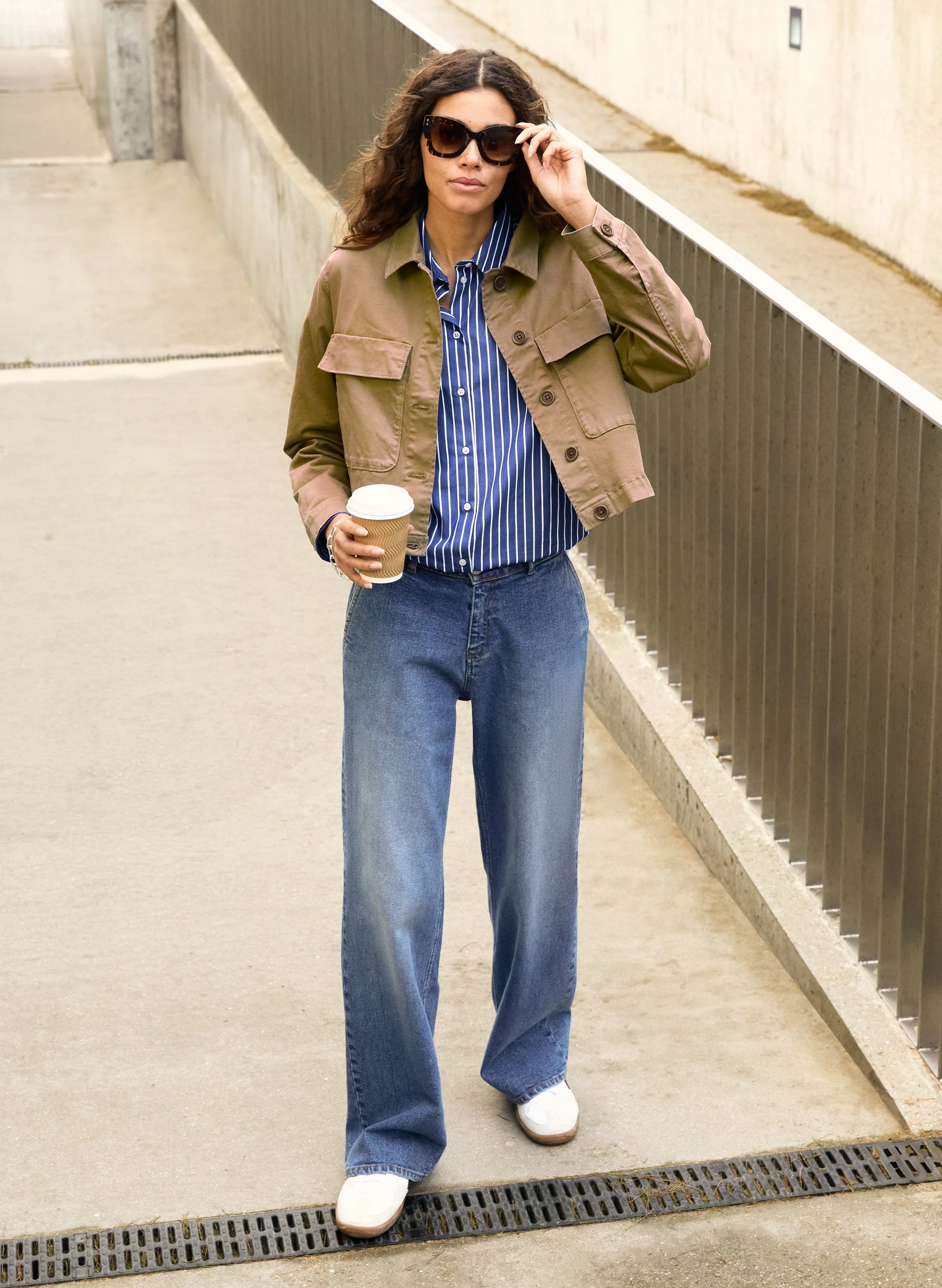 Nata Bio-Baumwolle Cropped Jacket | Taupe