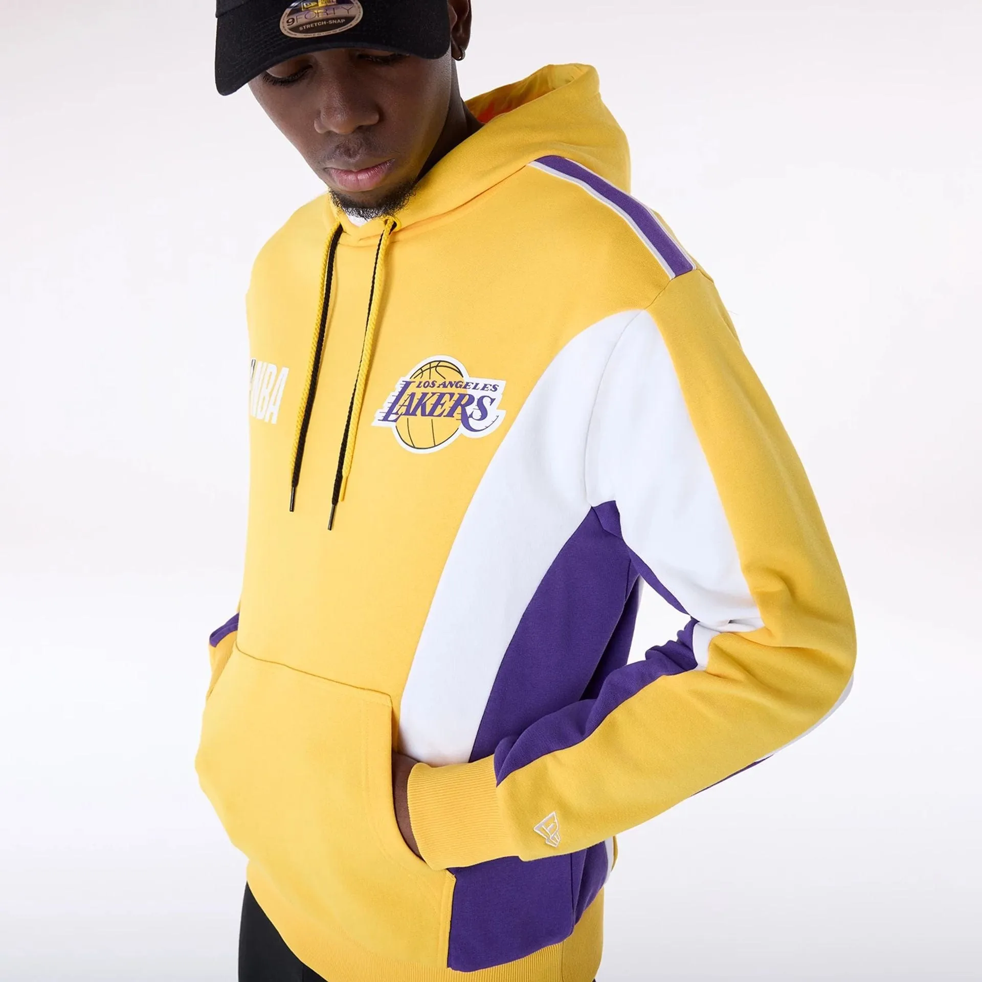 New Era Sweatshirts und Hoodies LA Lakers NBA Grafik Gelb Übergroßer Pullover Hoodie