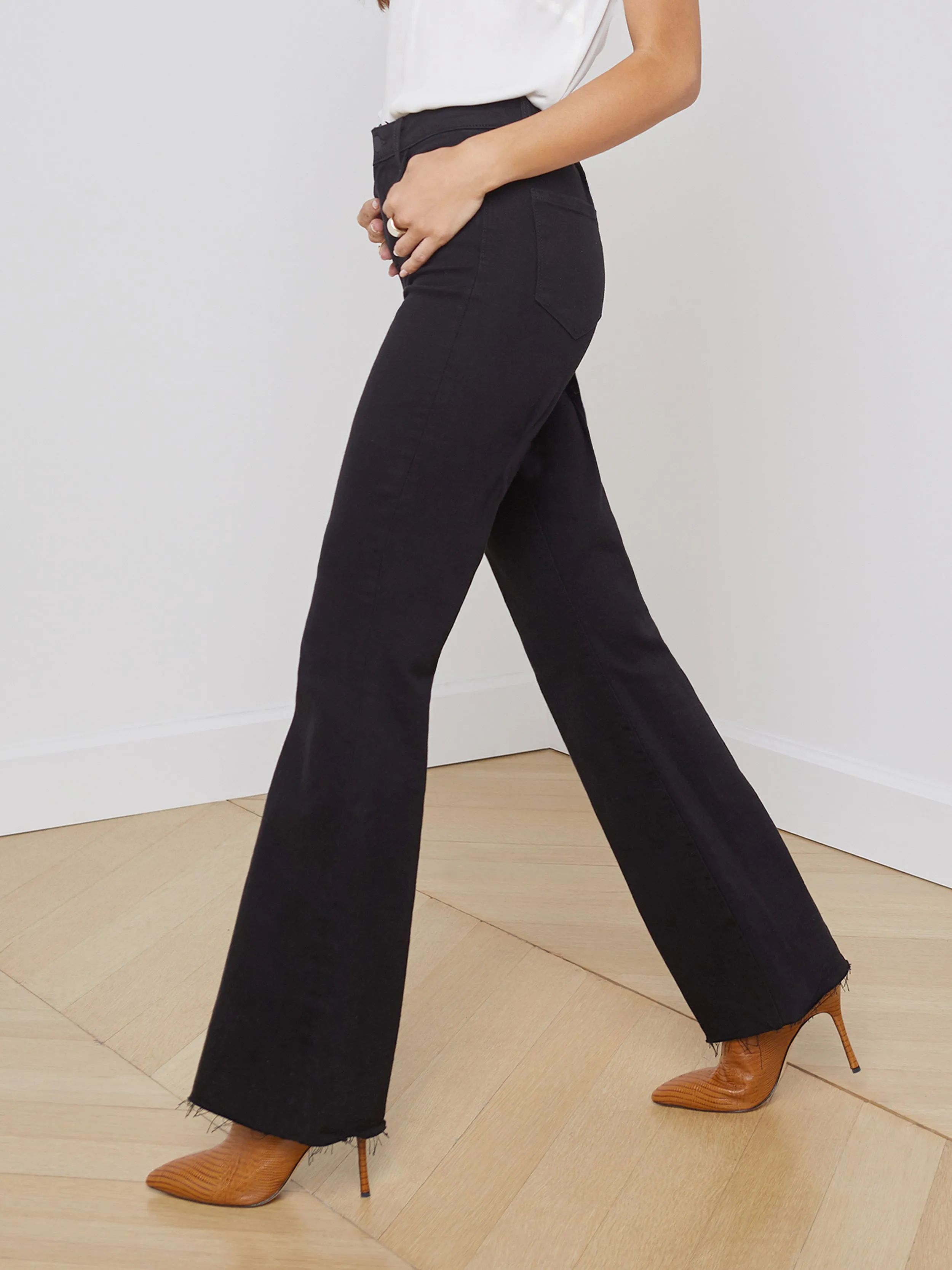 Sera Sneaker Flare Jeans