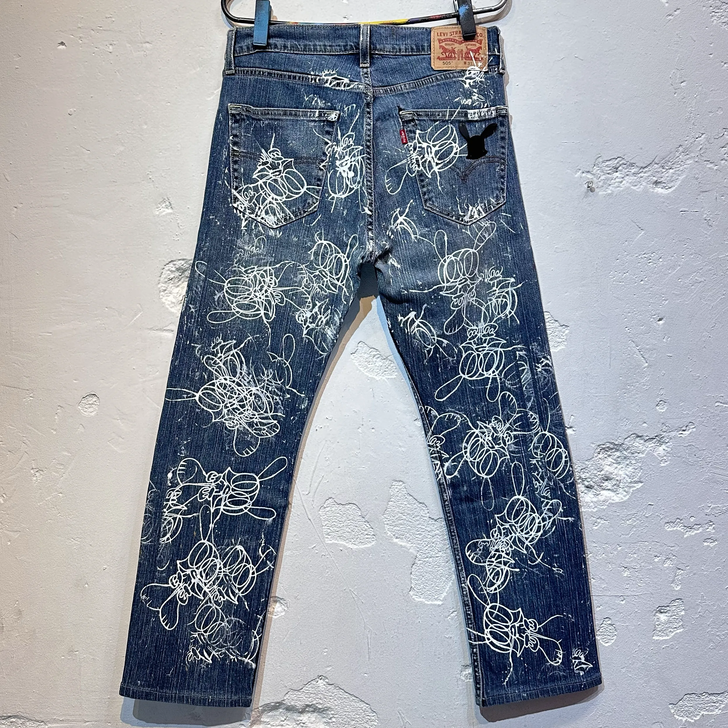 SKOLOCT BEMALTE JEANS