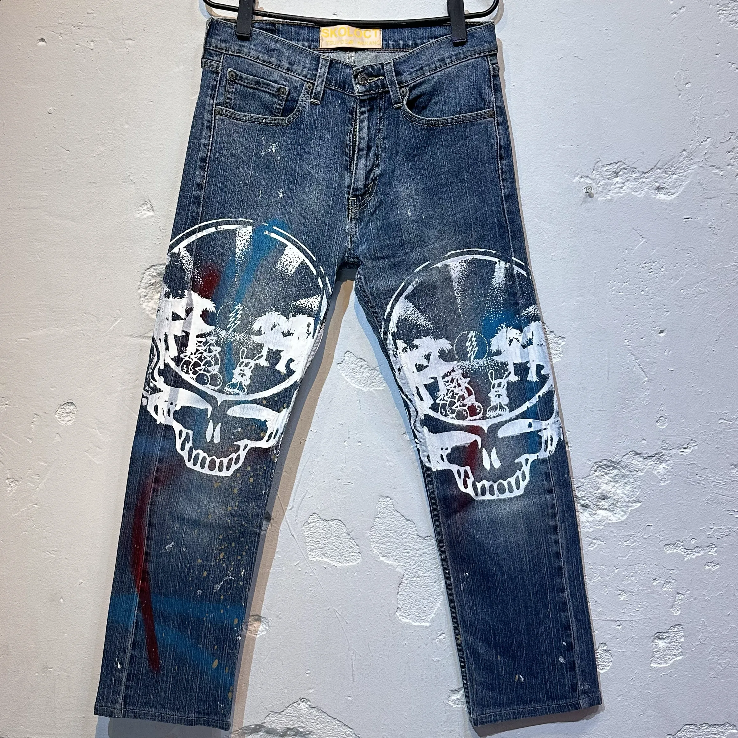 SKOLOCT BEMALTE JEANS