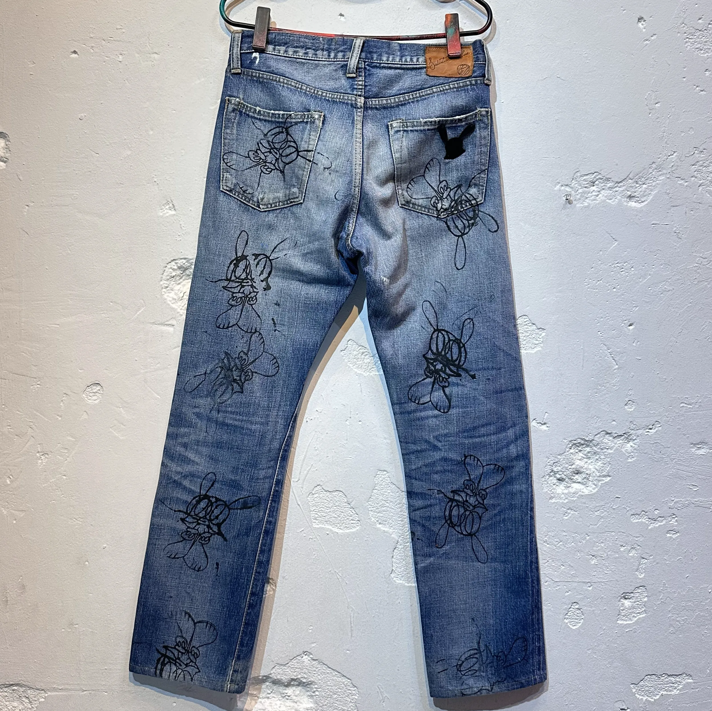 SKOLOCT BEDRUCKTE JEANS
