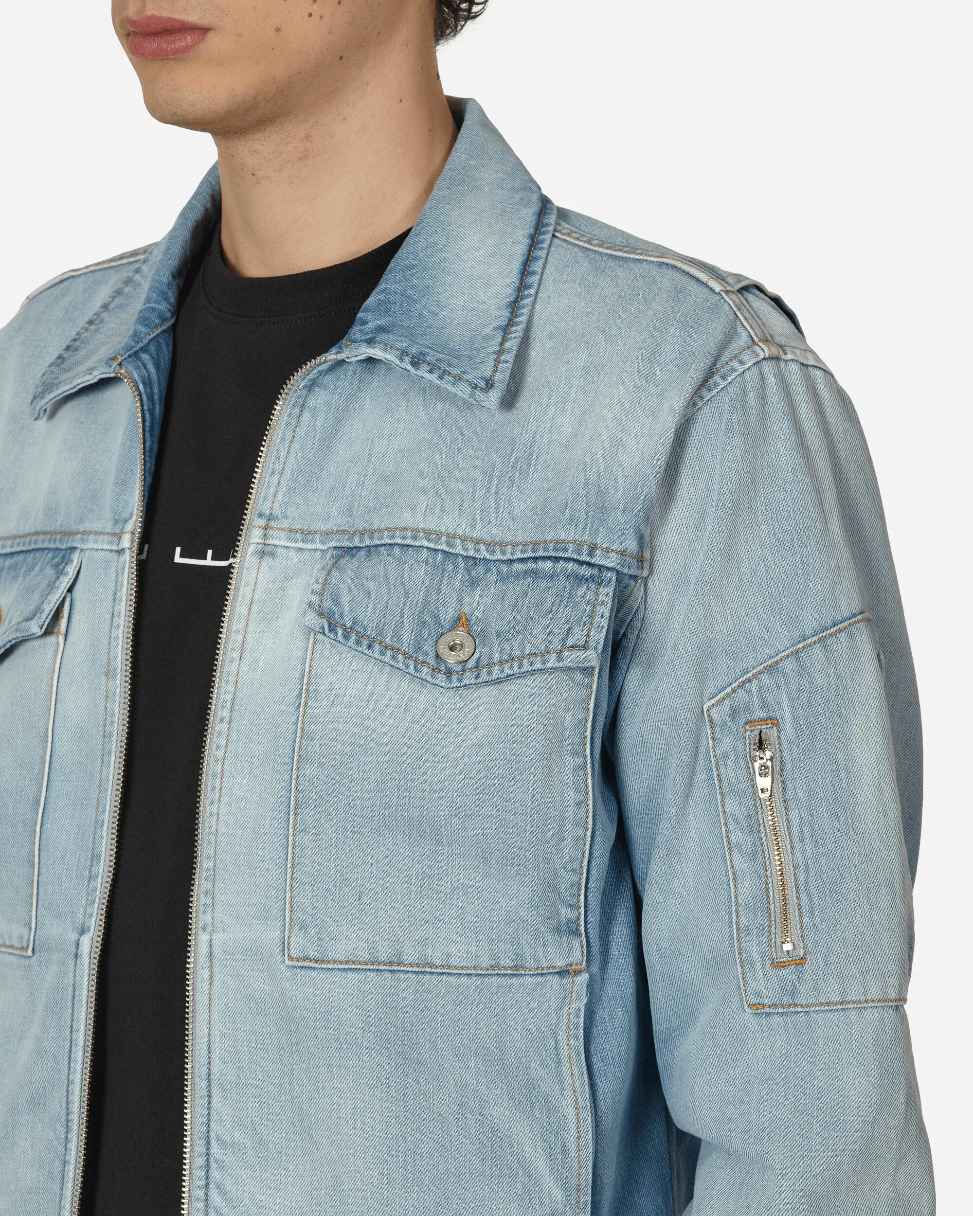 Blaue Denimjacke mit Reißverschluss
